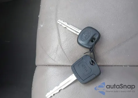 2004 Toyota Sequoia Sr5 V8 из США, поврежденный, VIN 5TDBT44A84S205983